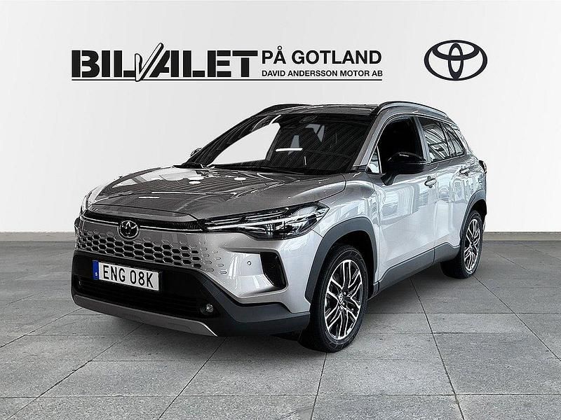 Mörkgrå Ny 2025 Toyota Corolla Cross SUV | 419 000 kr (Marknadspris) - Bild 1/4