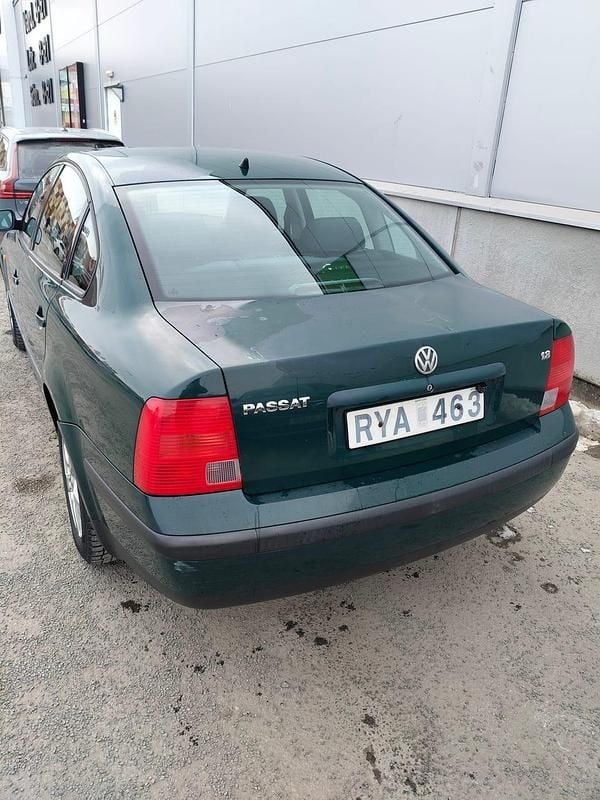 Begagnad VW Passat Comfortline 125 HK (91 kW) 1998 Sedan