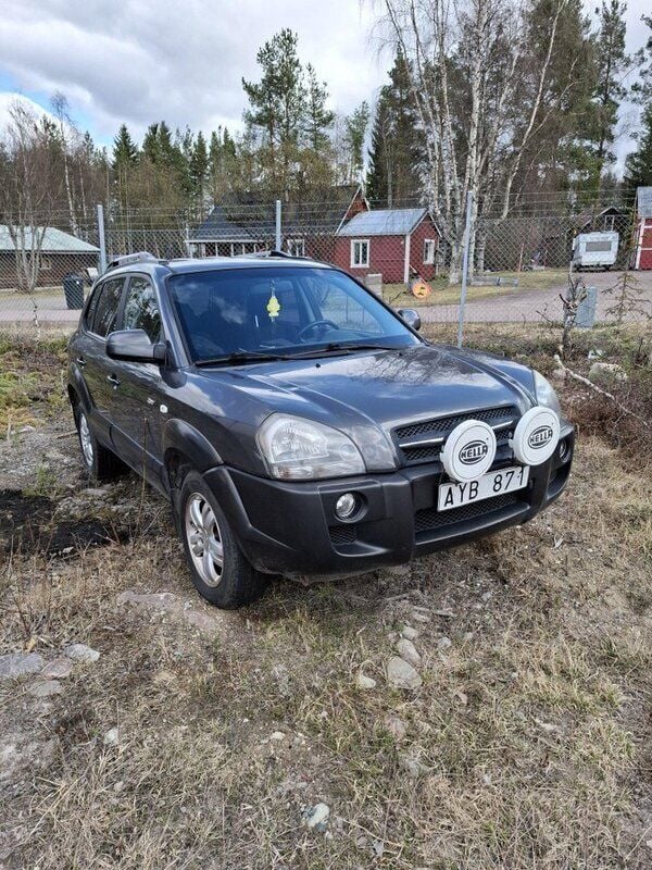 Grå Begagnad 2007 Hyundai Tucson SUV | 20 000 kr (Superpris) - Bild 1/3