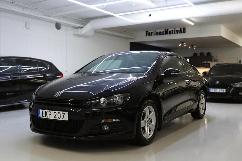 Svart Begagnad 2014 VW Scirocco Sportkupé | 89 900 kr (Marknadspris) - Bild 1/4