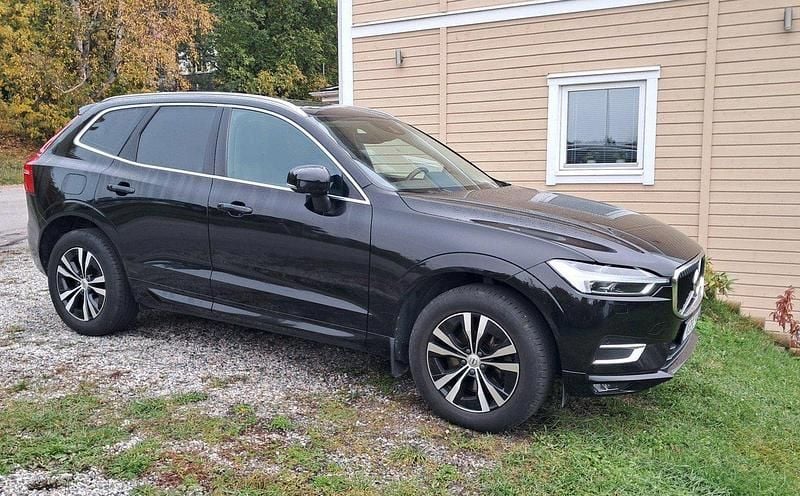 Svart Begagnad 2020 Volvo XC60 SUV | 286 000 kr (Superpris) - Bild 1/4