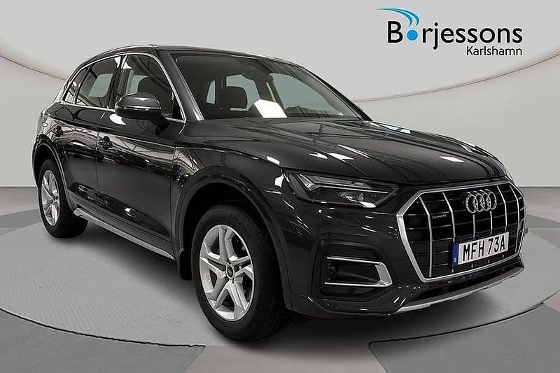 Manhattangrå metallic Begagnad 2021 Audi Q5 Advanced Plus SUV | 399 000 kr (Marknadspris) - Bild 1/4