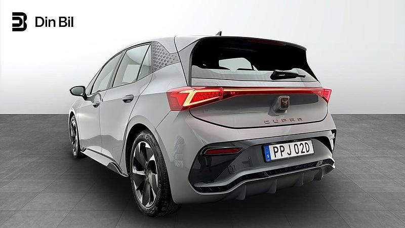 Begagnad Cupra Born e-Boost 169 kW (231 HK) 2023 Vapor grey Halvkombi
