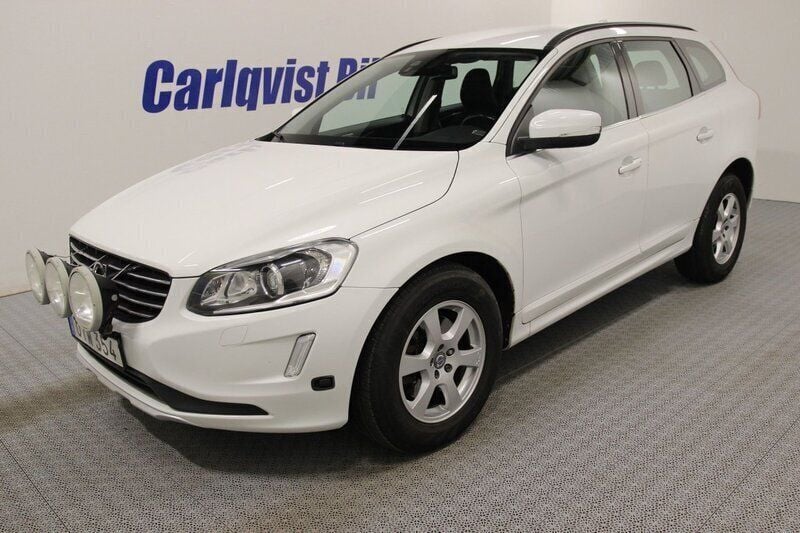 Vit Begagnad 2015 Volvo XC60 Momentum SUV | 165 000 kr (Bra pris) - Bild 1/4