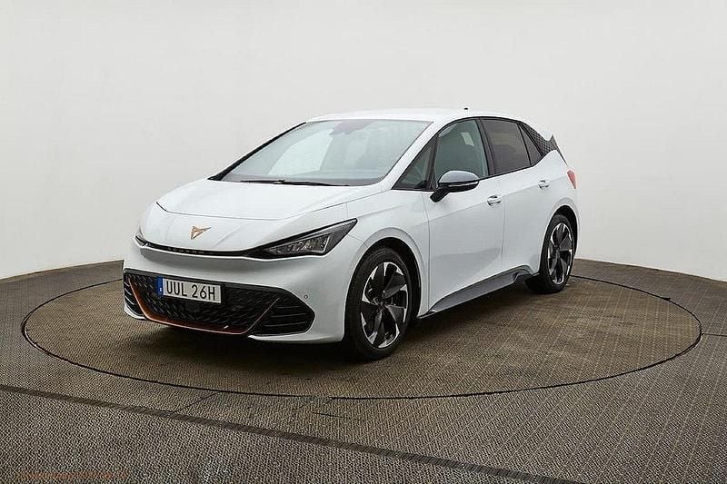 Vit Begagnad 2024 Cupra Born e-Boost Halvkombi | 329 900 kr (Marknadspris) - Bild 1/4