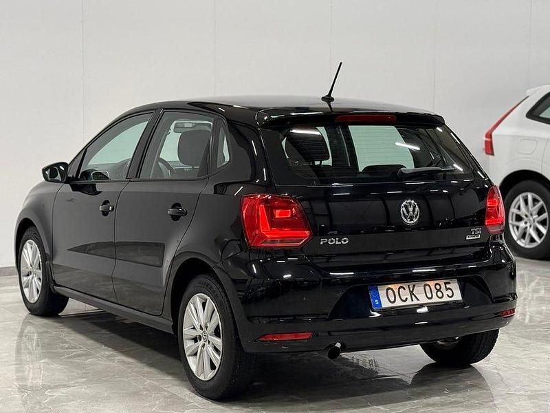 Begagnad VW Polo 90 HK (66 kW) 2016 Svart Halvkombi