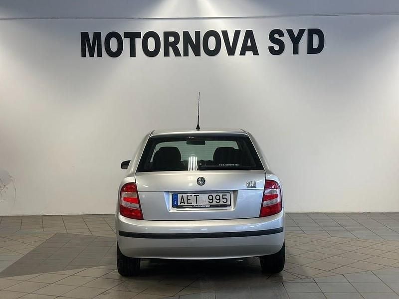 Begagnad Skoda Fabia 64 HK (47 kW) 2007 Silver