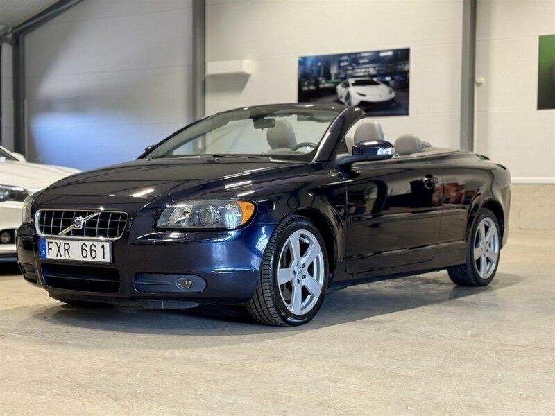 Mörkblå Begagnad 2007 Volvo C70 Momentum Cab | 119 000 kr (Marknadspris) - Bild 1/2