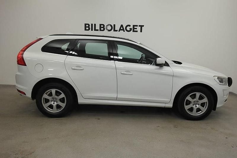 Begagnad Volvo XC60 Business Edition 181 HK (133 kW) 2013 Vit SUV