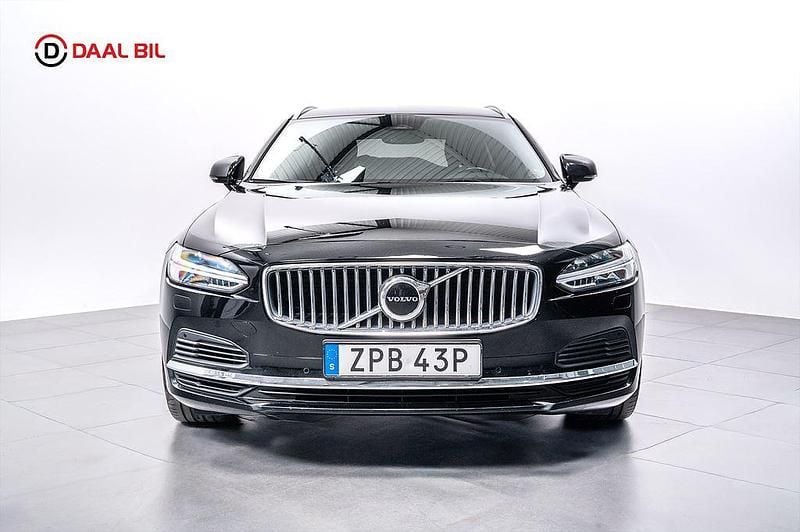 Begagnad Volvo V90 Core 349 HK (256 kW) 2022 Svart Kombi