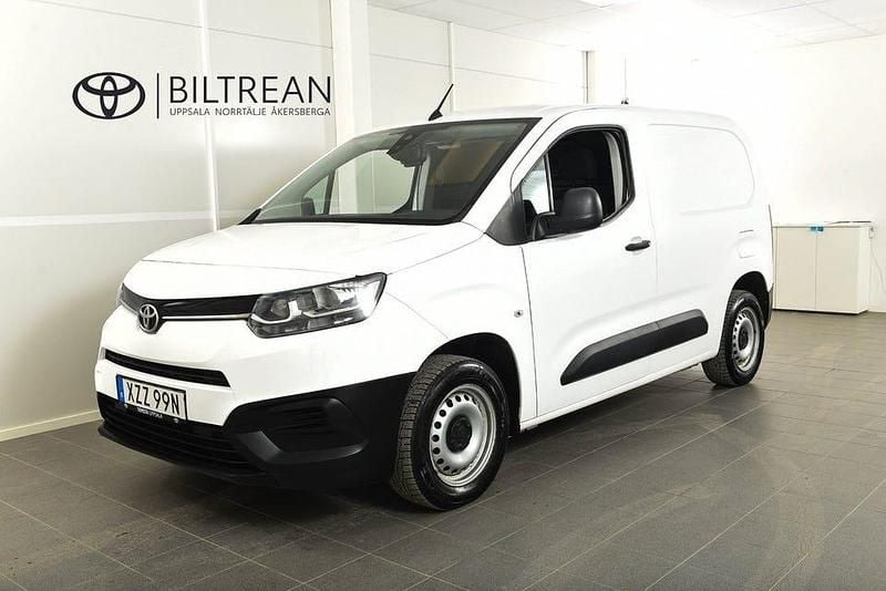 Vit Begagnad 2021 Toyota Proace City City Minibuss | 159 900 kr (Superpris) - Bild 1/4