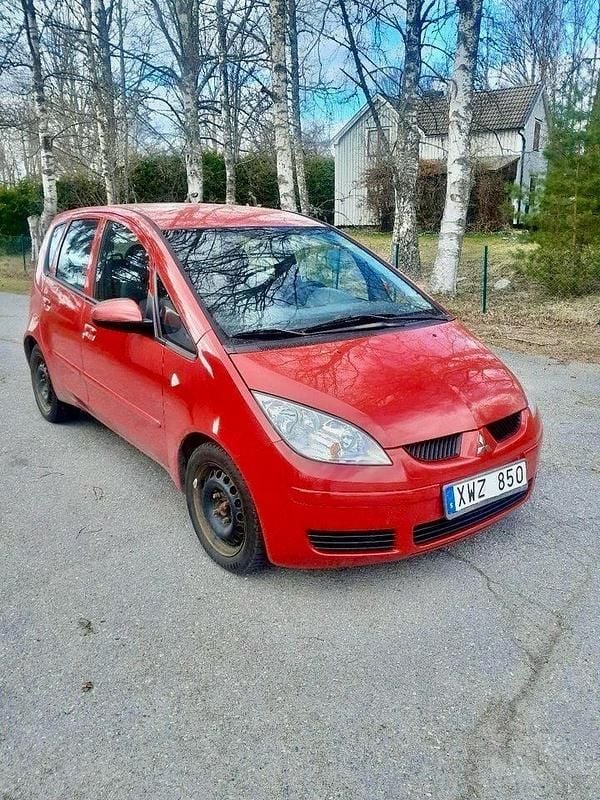 Röd Begagnad 2007 Mitsubishi Colt Halvkombi | 24 000 kr (Dyr) - Bild 1/4