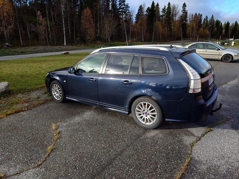 Blå Begagnad 2011 Saab 9-3 Linear Kombi | 20 000 kr (Superpris) - Bild 1/4