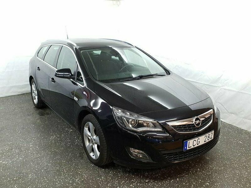 Begagnad Opel Astra 160 HK (117 kW) 2010 Svart Kombi