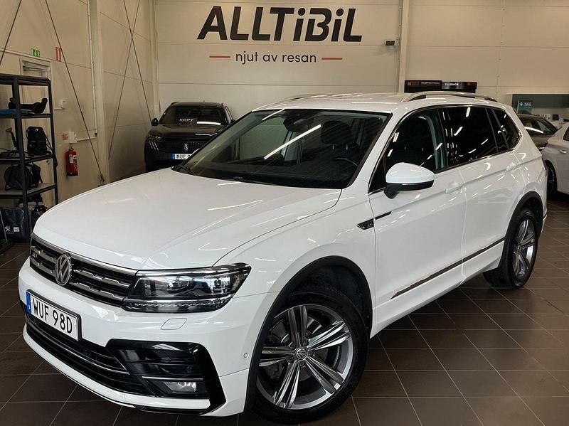 Vit Begagnad 2020 VW Tiguan Allspace R-line SUV | 324 900 kr (Marknadspris) - Bild 1/3