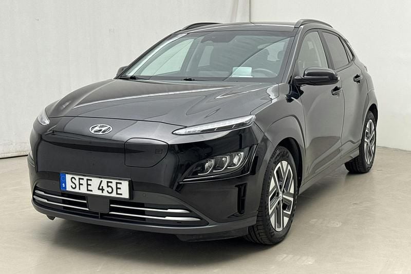 Svart Begagnad 2021 Hyundai Kona Advanced SUV | 210 000 kr (Marknadspris) - Bild 1/4