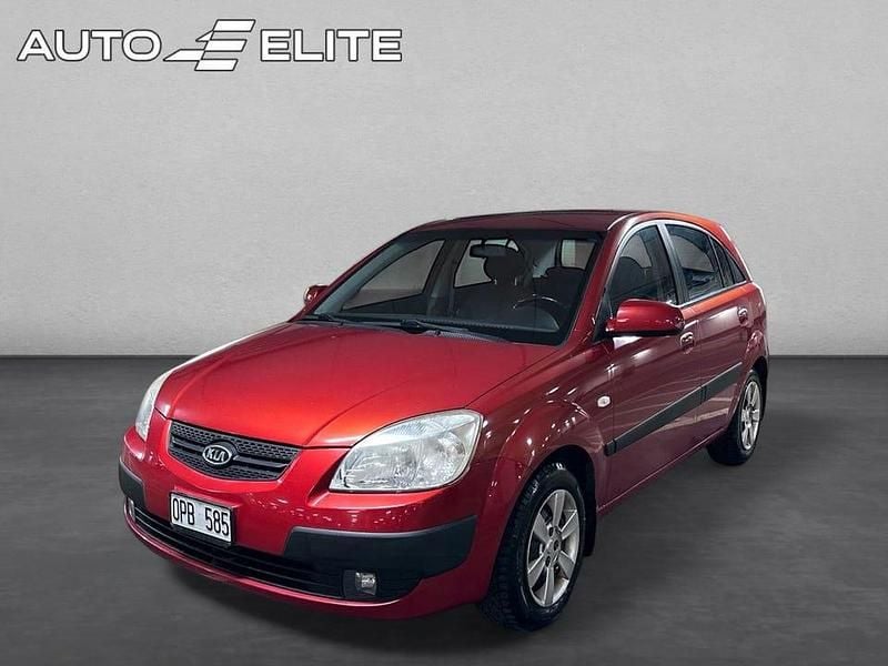 Röd Begagnad 2007 Kia Rio Halvkombi | 34 800 kr (Marknadspris) - Bild 1/4