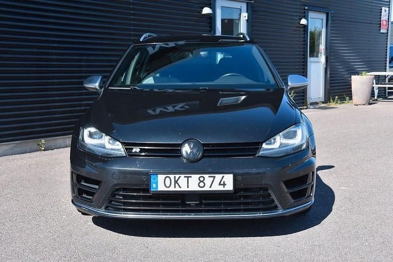 Begagnad VW Golf VII R 301 HK (221 kW) 2016 Svart Kombi