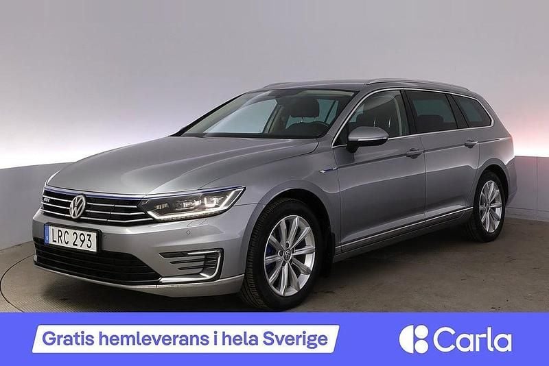 Silver Begagnad 2017 VW Passat Executive Kombi | 213 990 kr (Marknadspris) - Bild 1/4