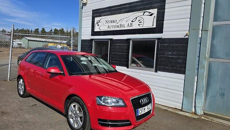 Röd Begagnad 2013 Audi A3 Attraction Kombi | 94 900 kr (Marknadspris) - Bild 1/4