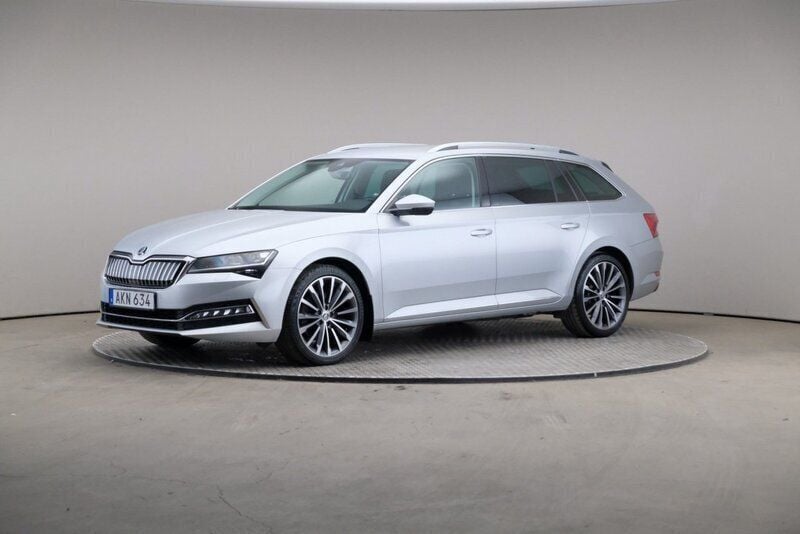 Silver Begagnad 2021 Skoda Superb Business Line Kombi | 289 000 kr (Bra pris) - Bild 1/4