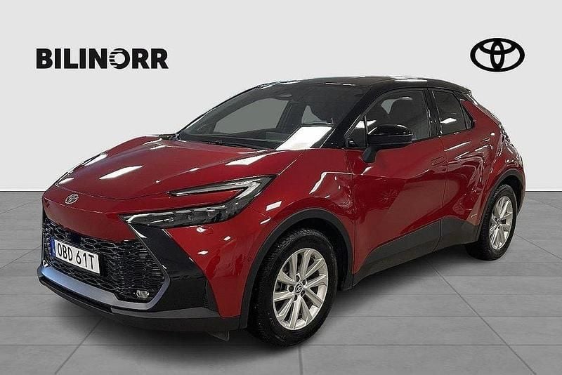 Röd Begagnad 2023 Toyota C-HR Comfort SUV | 399 900 kr (Superpris) - Bild 1/4