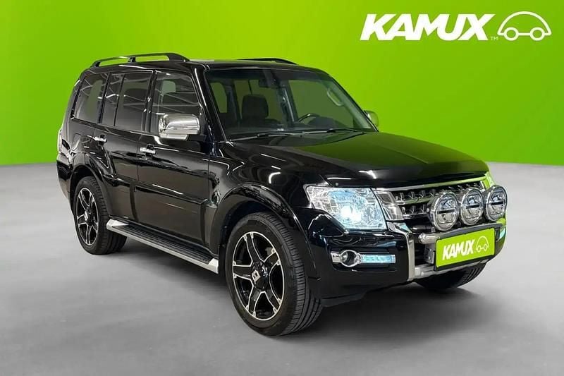 Svart Begagnad 2016 Mitsubishi Pajero SUV | 274 800 kr (Bra pris) - Bild 1/4
