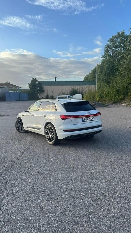 Begagnad Audi e-tron S-Line 300 kW (408 HK) 2019 SUV