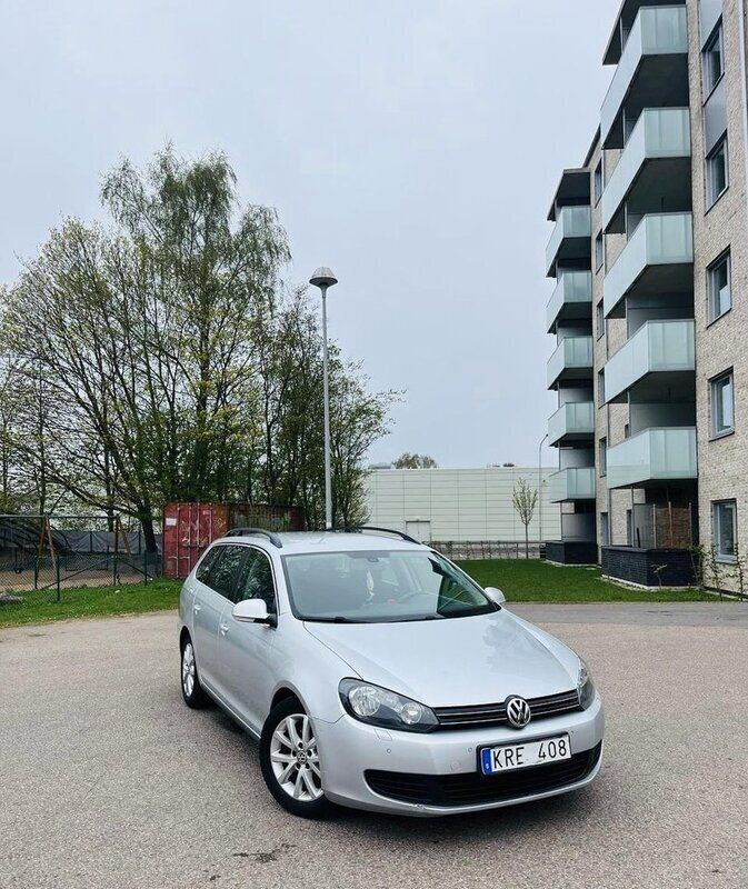 Silver Begagnad 2010 VW Golf VI Kombi | 55 000 kr (Bra pris) - Bild 1/4