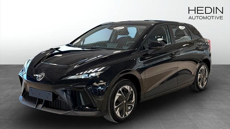 Svart Begagnad 2024 MG MG4 EV Halvkombi | 307 990 kr (Lite dyr) - Bild 1/4