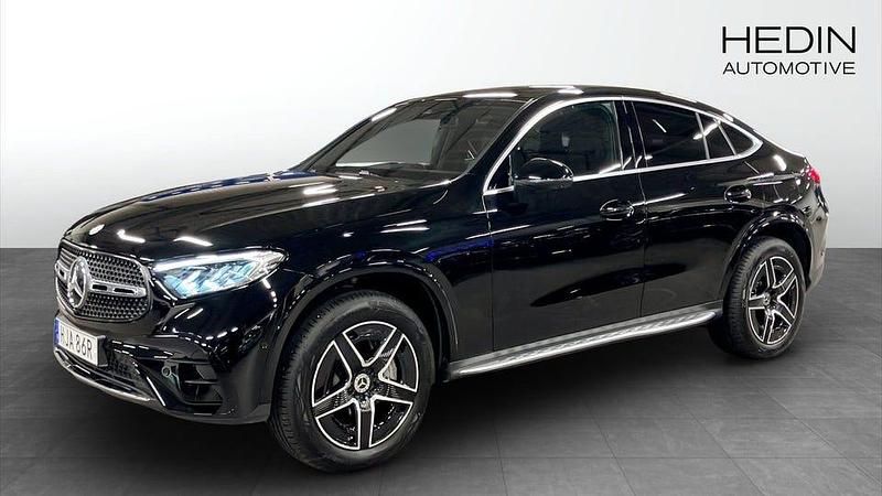 Svart Begagnad 2024 Mercedes GLC300 AMG Sportkupé | 819 900 kr - Bild 1/4