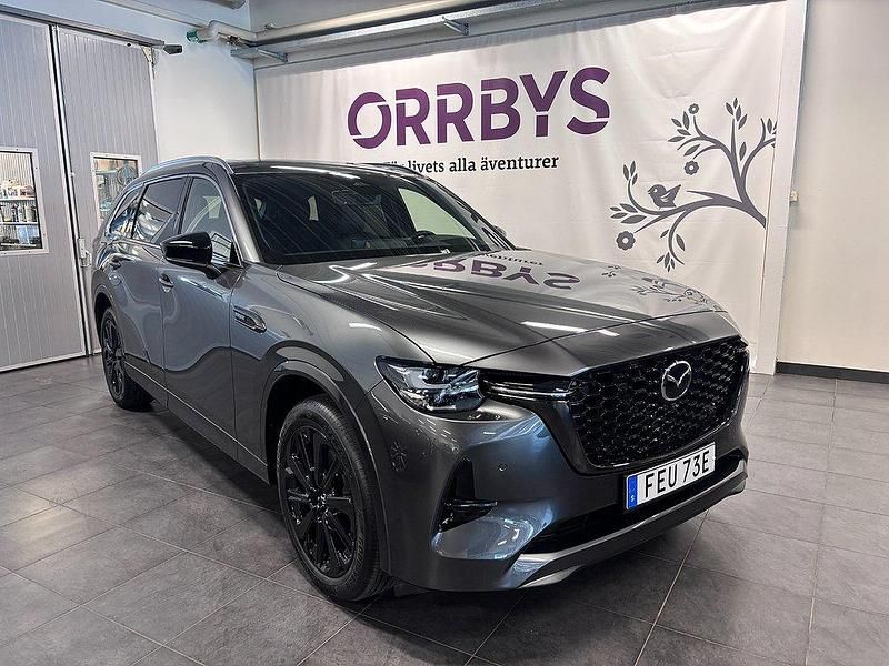 Grå Ny 2025 Mazda CX-80 Homura-Line SUV | 686 000 kr (Lite dyr) - Bild 1/4