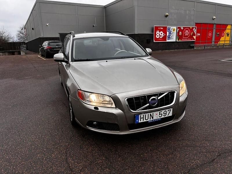 Begagnad Volvo V70 2009 Kombi