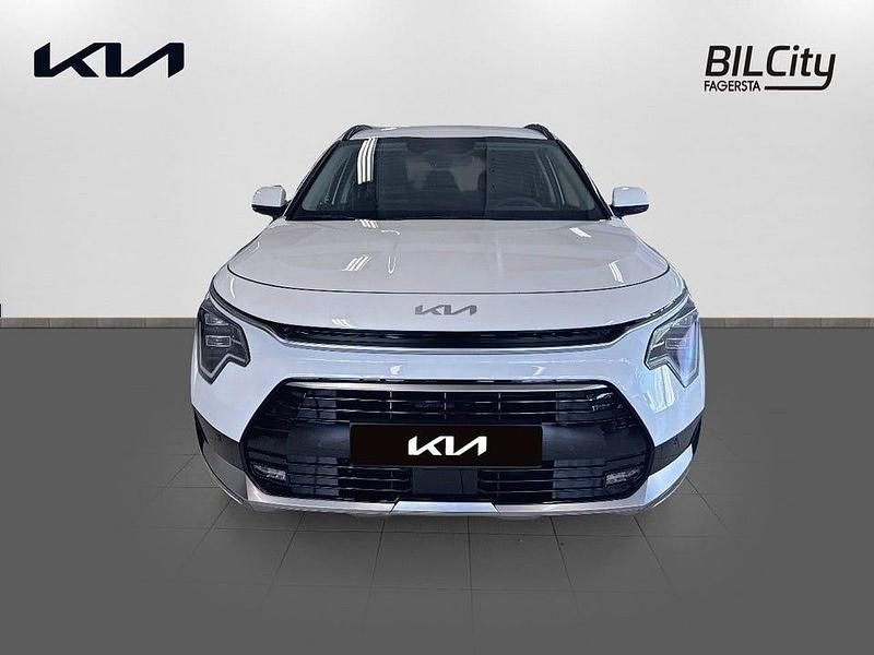 Begagnad Kia Niro Advance 184 HK (135 kW) 2024 Vit (snow white pearl (swp)) SUV