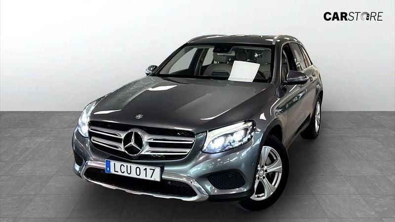 Grå Begagnad 2016 Mercedes GLC220 SUV | 219 900 kr (Bra pris) - Bild 1/4