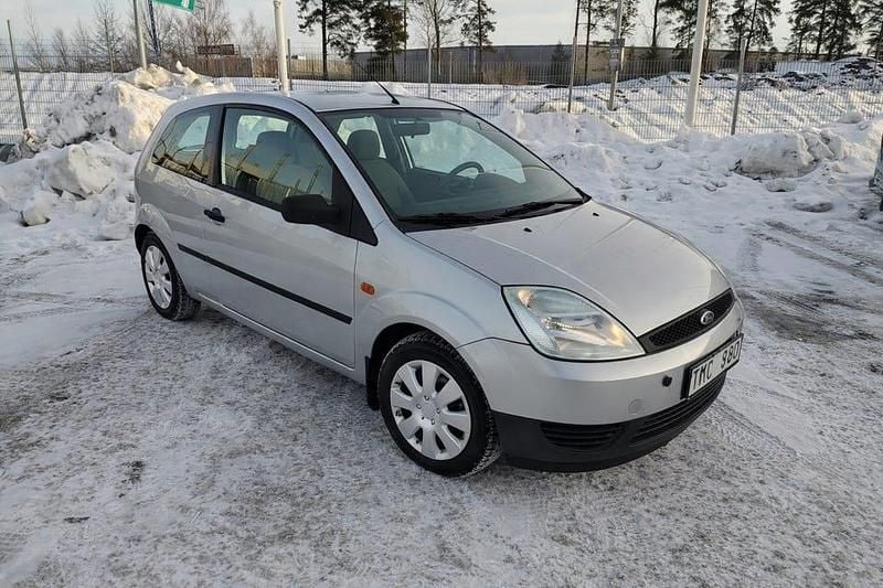 Begagnad Ford Fiesta 70 HK (51 kW) 2003 Halvkombi