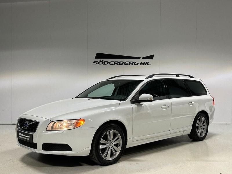 Vit Begagnad 2010 Volvo V70 Kinetic Kombi | 79 900 kr (Marknadspris) - Bild 1/4