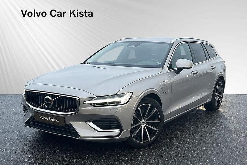 Silver Begagnad 2022 Volvo V60 Plus Kombi | 459 900 kr (Marknadspris) - Bild 1/3