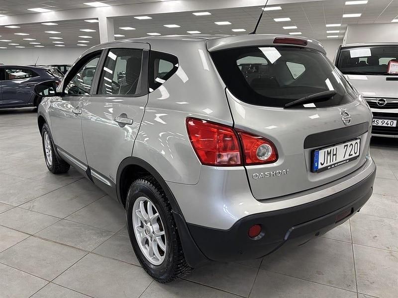 Begagnad Nissan Qashqai 141 HK (103 kW) 2010 Silver SUV