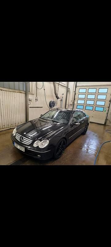 Begagnad 2003 Mercedes CLK500 Sportkupé | 70 000 kr - Bild 1/4