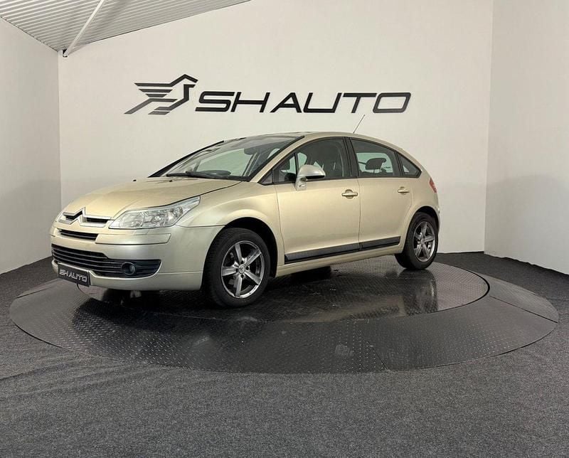 Ljusbrun (brun) Begagnad 2007 Citroën C4 Halvkombi | 29 900 kr (Marknadspris) - Bild 1/4