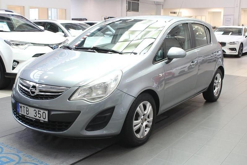 Grå Begagnad 2012 Opel Corsa Enjoy Halvkombi | 79 900 kr (Lite dyr) - Bild 1/4