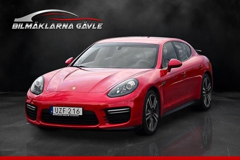 Röd Begagnad 2015 Porsche Panamera GTS Sport Sedan | 499 999 kr - Bild 1/4