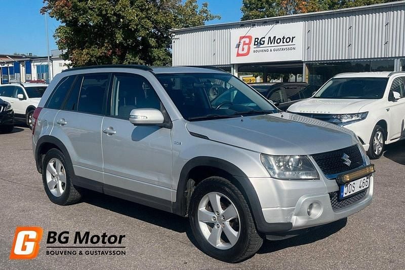 Grå Begagnad 2008 Suzuki Grand Vitara SUV | 34 900 kr (Dyr) - Bild 1/4