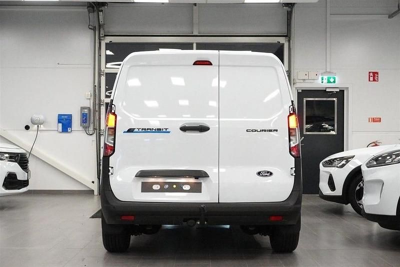 Ny Ford Courier Trend 100 kW (136 HK) 2025 Frozen white Minibuss