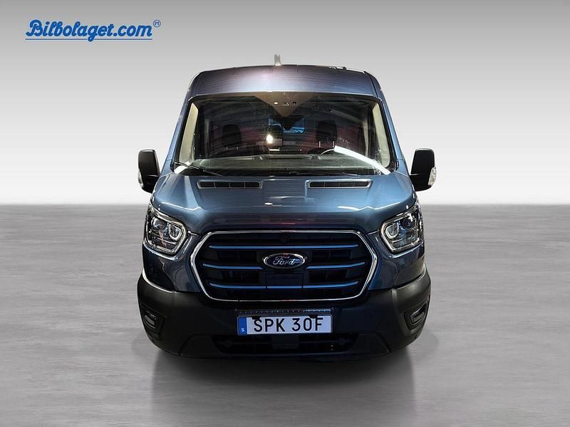 Begagnad Ford E-Transit Trend 197 kW (269 HK) 2023 Blå Van