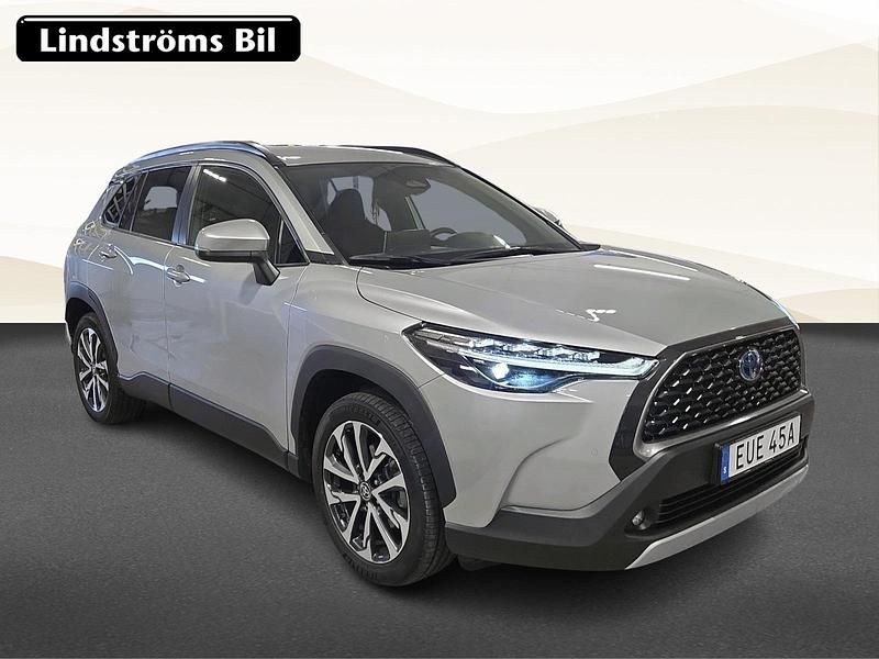 Begagnad Toyota Corolla Cross 2023 Silver SUV