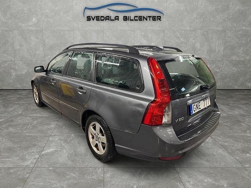 Begagnad Volvo V50 Kinetic 125 HK (91 kW) 2007 Grå Kombi