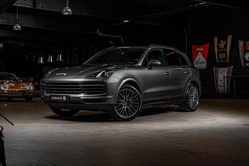 Grå Begagnad 2019 Porsche Cayenne SUV | 499 500 kr (Superpris) - Bild 1/4