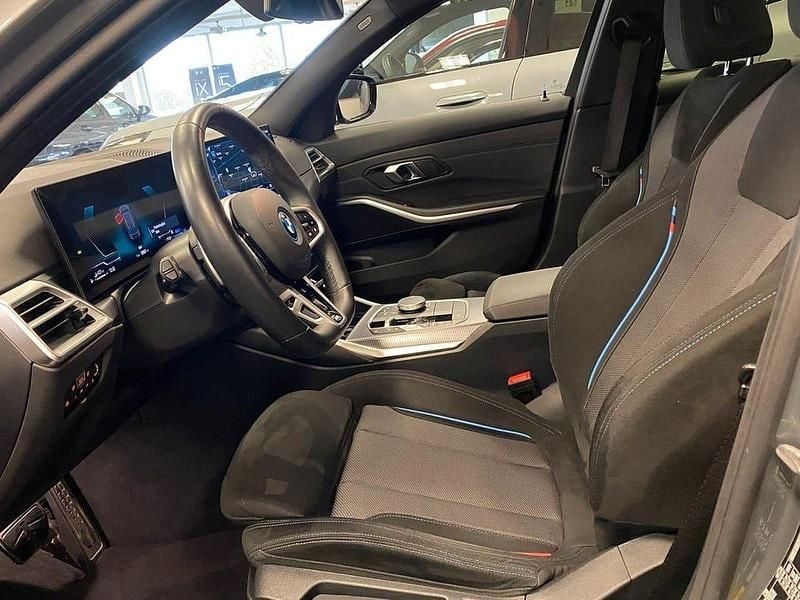 Begagnad BMW 330 Shadowline 184 HK (135 kW) 2025 Grå Kombi